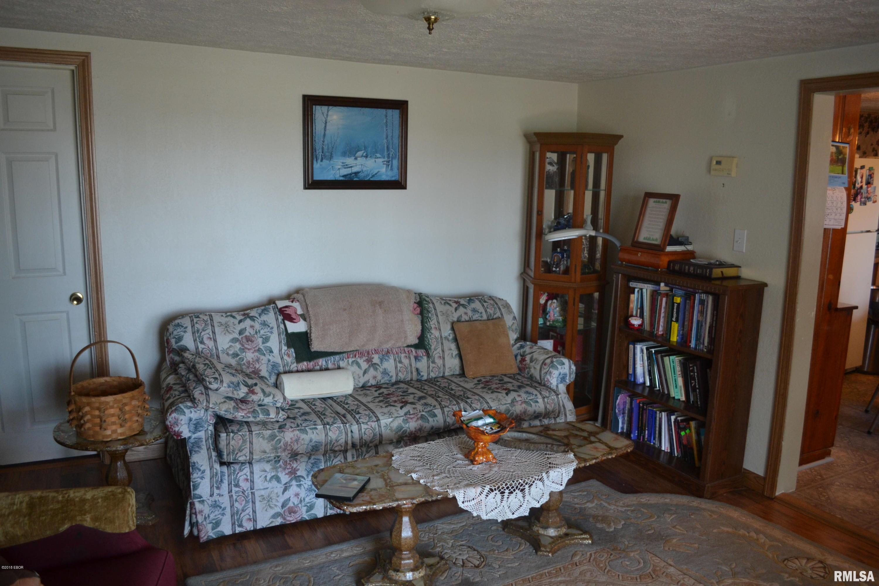 433 Walnut Hill Road Centralia, IL 62801 - Photo 13 of 27 Gallery Image 13