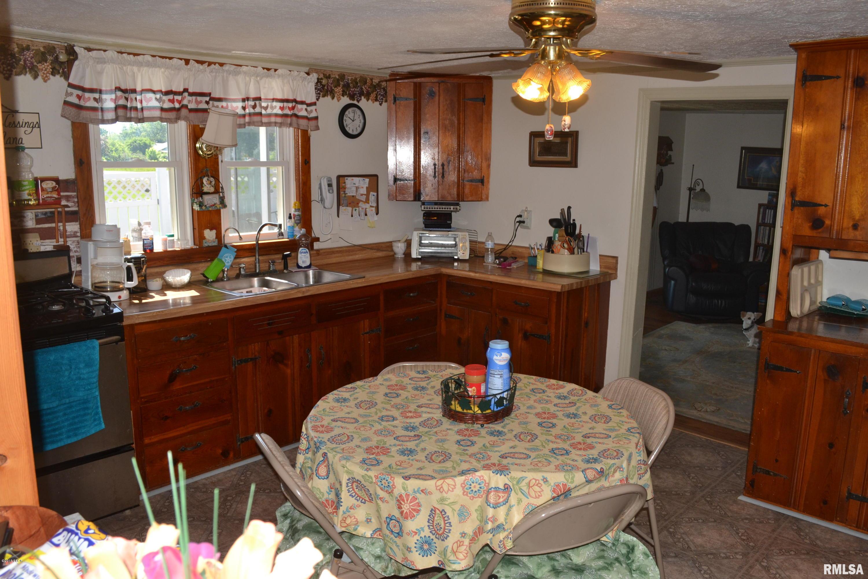 433 Walnut Hill Road Centralia, IL 62801 - Photo 15 of 27 Gallery Image 15