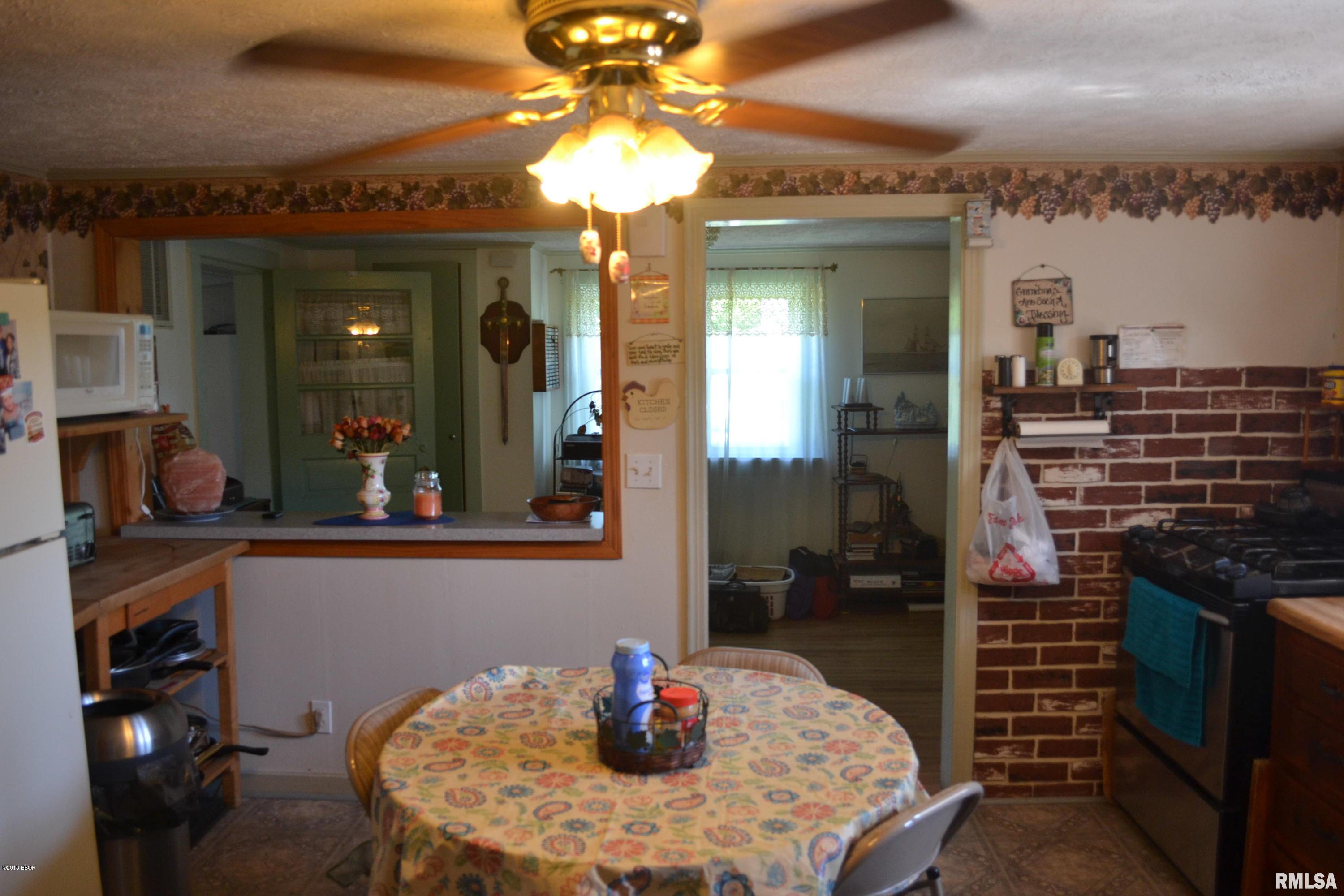 433 Walnut Hill Road Centralia, IL 62801 - Photo 18 of 27 Gallery Image 18