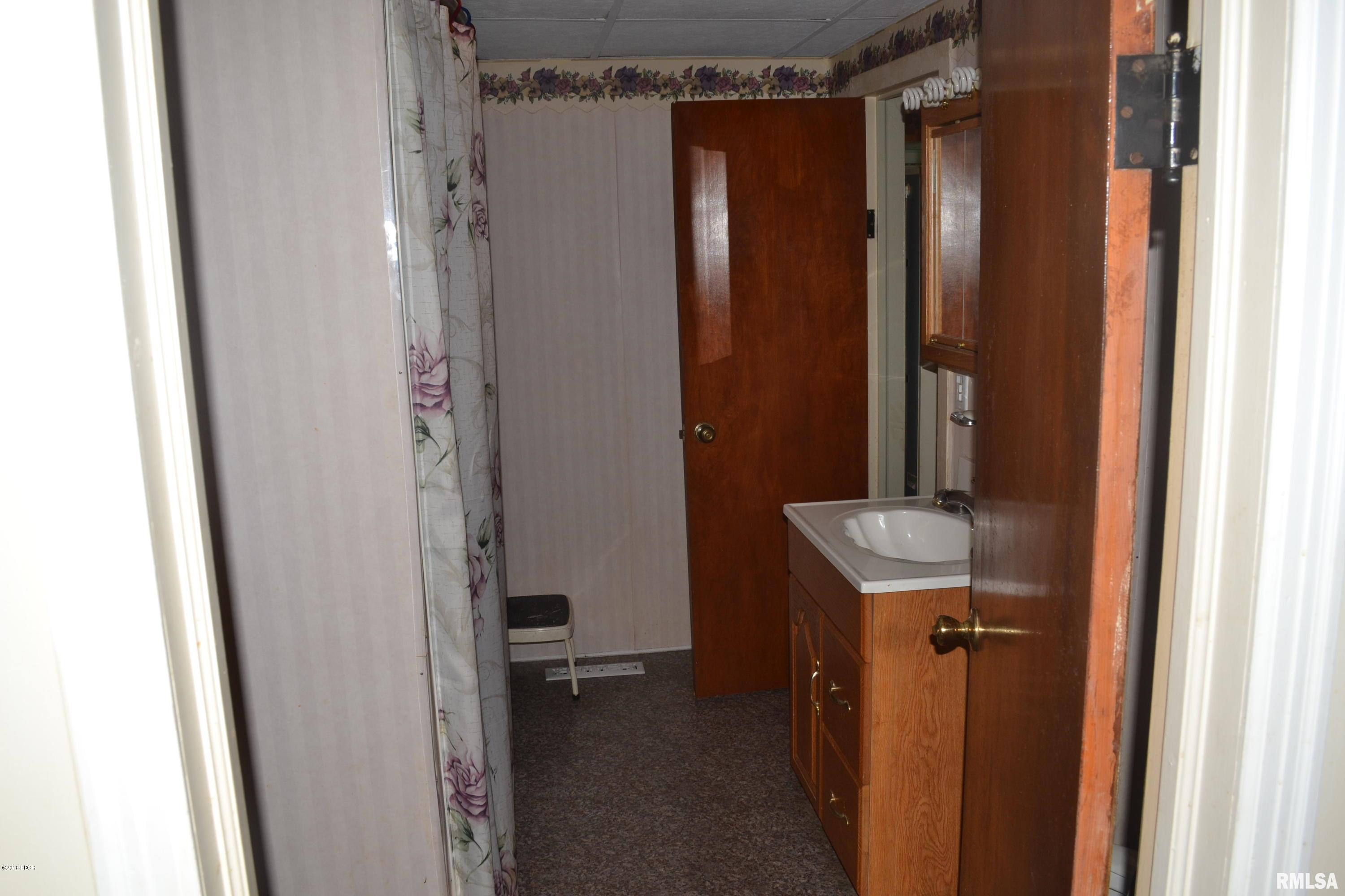 433 Walnut Hill Road Centralia, IL 62801 - Photo 21 of 27 Gallery Image 21
