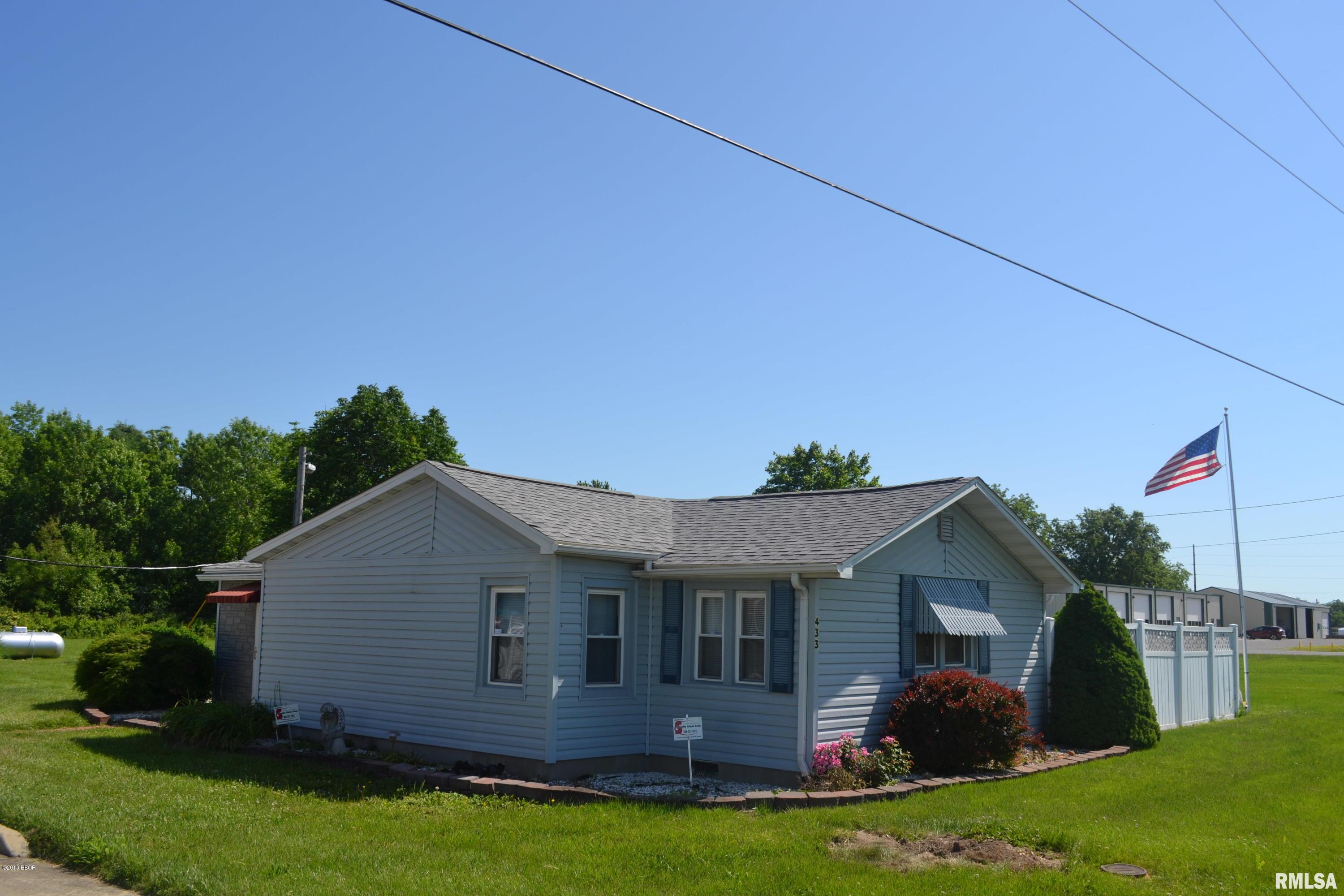 433 Walnut Hill Road Centralia, IL 62801 - Photo 3 of 27 Gallery Image 3