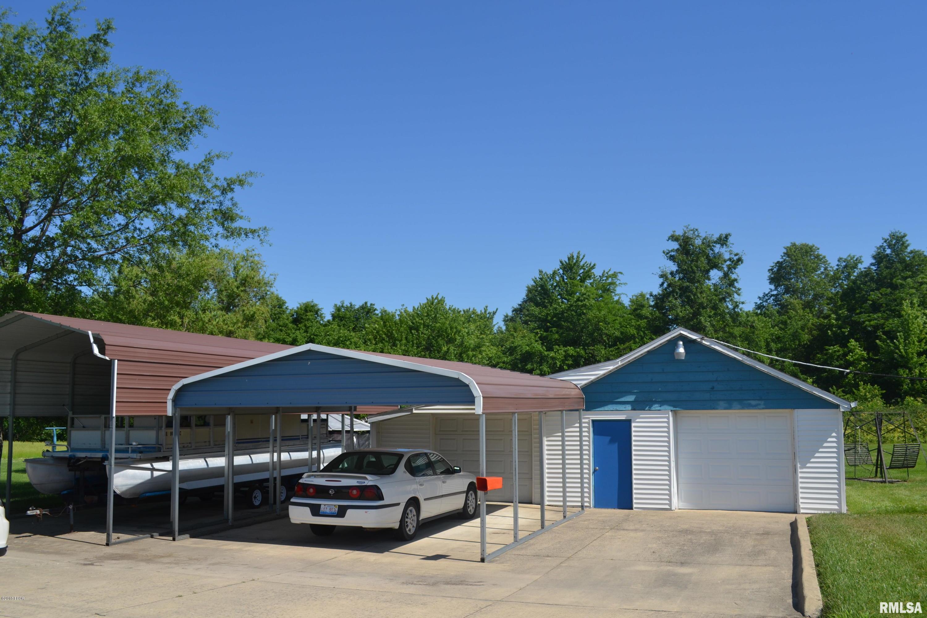 433 Walnut Hill Road Centralia, IL 62801 - Photo 4 of 27 Gallery Image 4