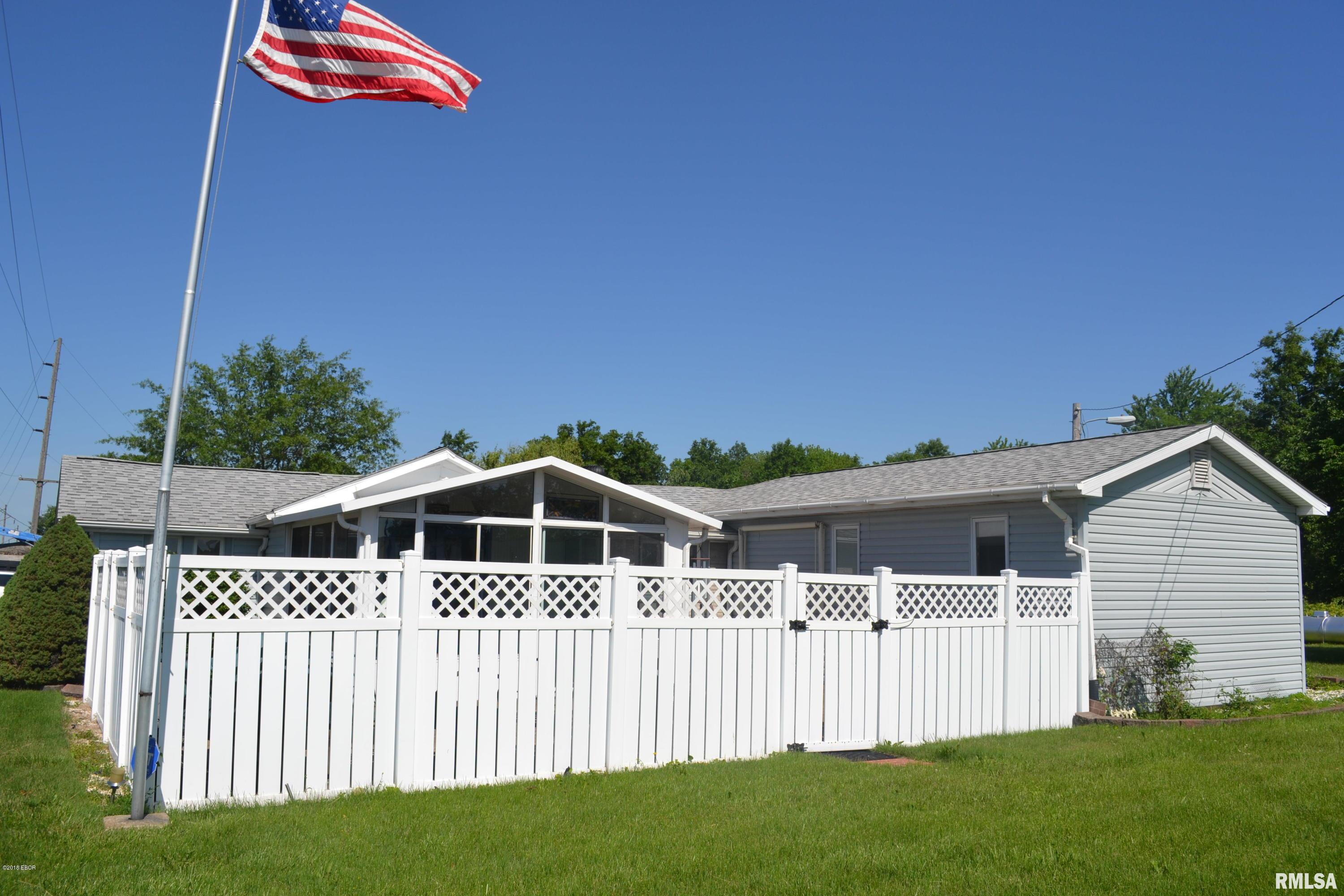 433 Walnut Hill Road Centralia, IL 62801 - Photo 7 of 27 Gallery Image 7