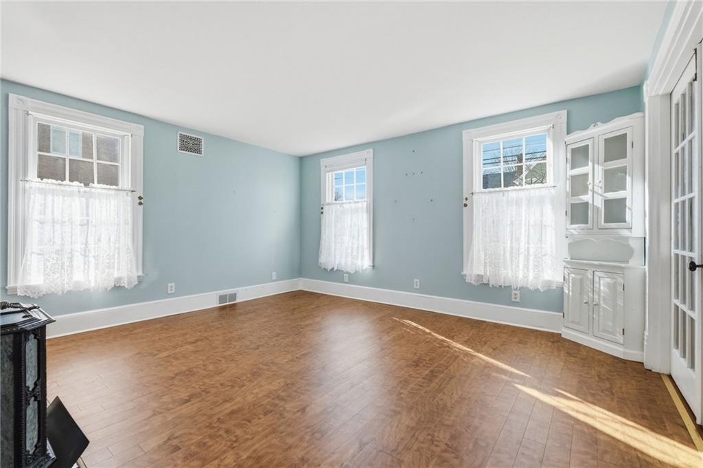 701 Bank Street Bridgeville, PA 15017 - Photo 17 of 44