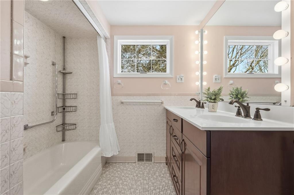 701 Bank Street Bridgeville, PA 15017 - Photo 34 of 44