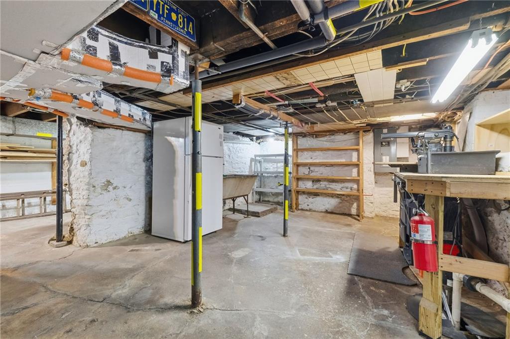 701 Bank Street Bridgeville, PA 15017 - Photo 35 of 44