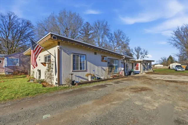 $340,000 | 8217-8219 East Valleyway Avenue, Spokane, WA 99212