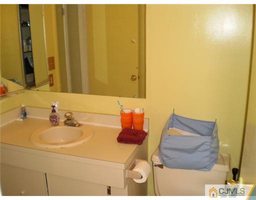 6 Rainford Road Edison, NJ 08820 - Photo 8 of 16