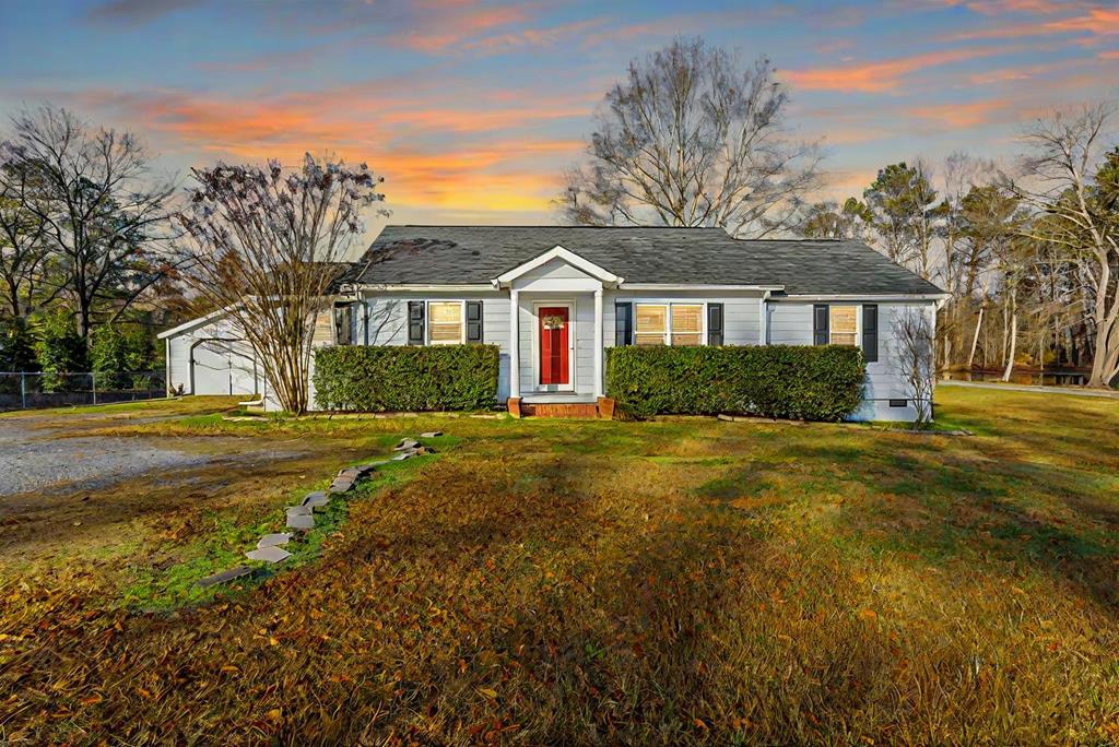 611 Beaverdale Road Northeast Dalton, GA 30721 - Photo 1 of 33 Main View