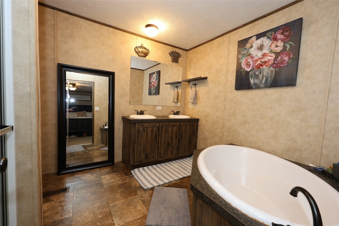 344 Attaberry Road Lufkin, TX 75901 - Photo 10 of 32