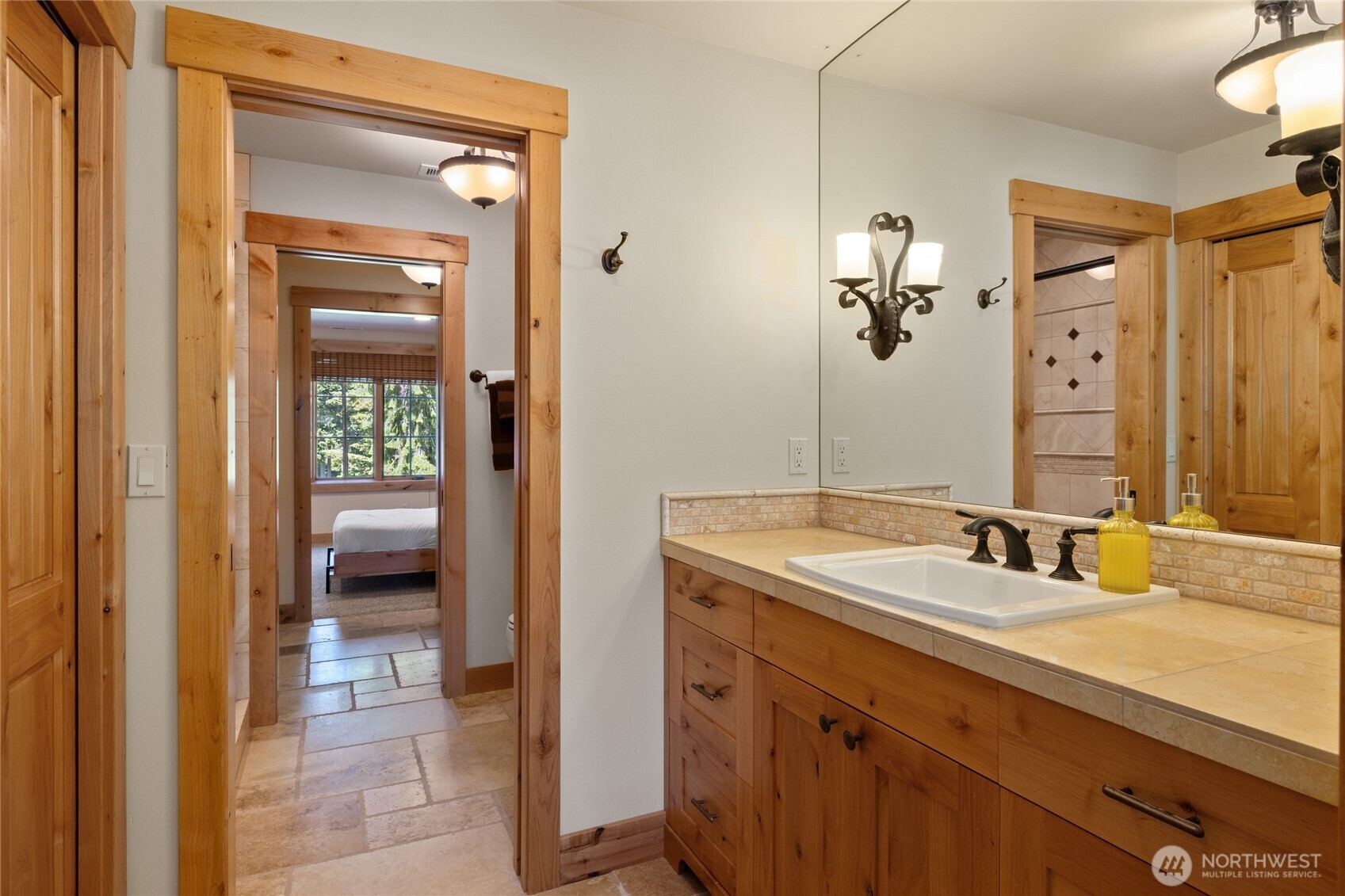1531 Larkspur Loop Cle Elum, WA 98922 - Photo 26 of 36 a bathroom with a sink and a mirror