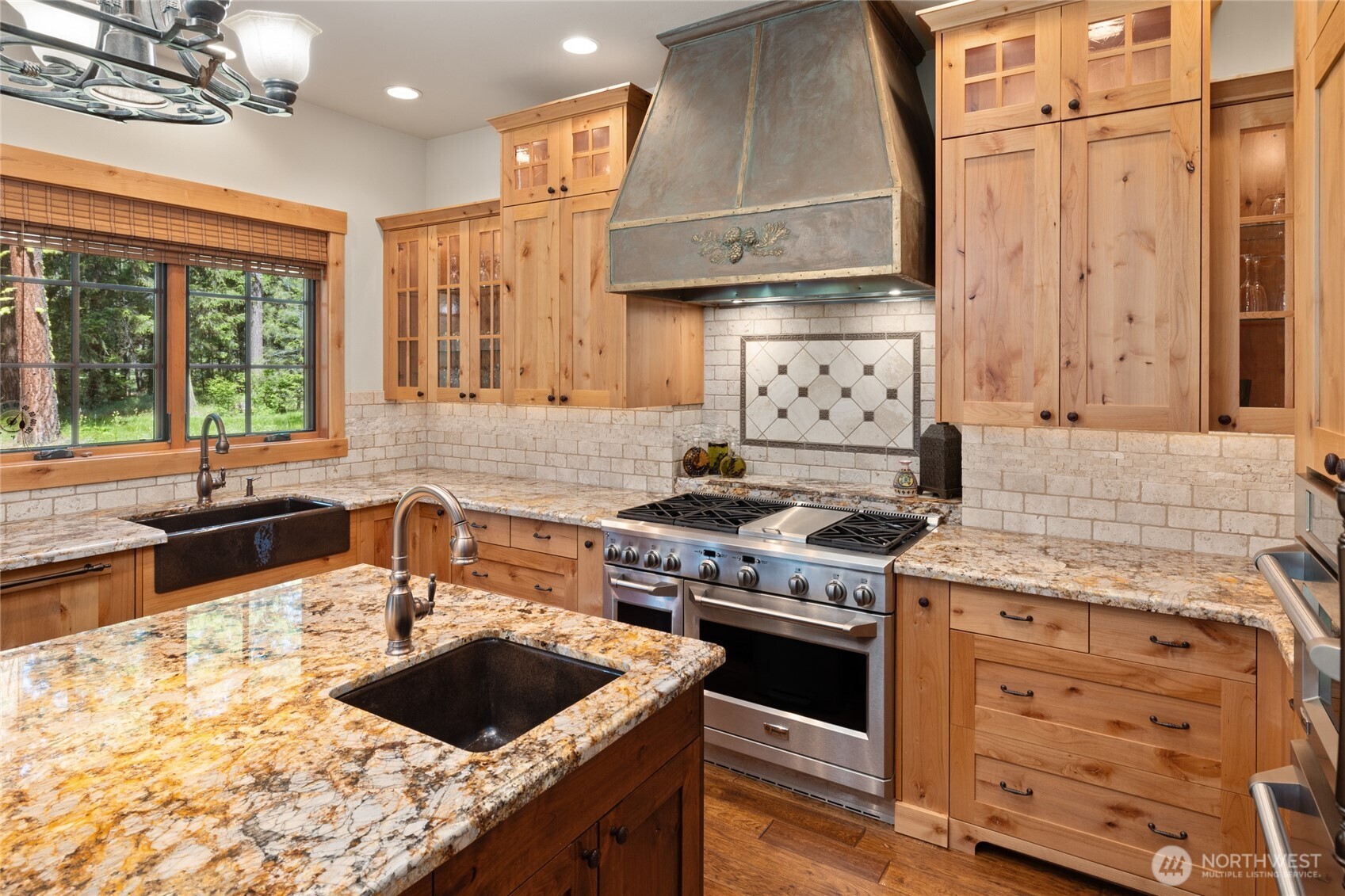 1531 Larkspur Loop Cle Elum, WA 98922 - Photo 6 of 36 a kitchen with a stove and a sink