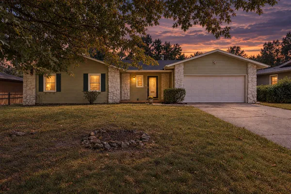$222,000 | 3012 West Countryside Drive, Springfield, MO 65807