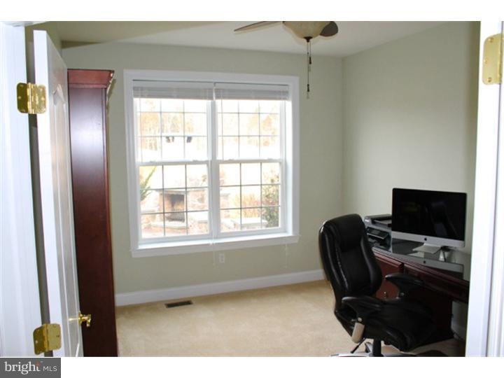 421 Hoffman Road Harleysville, PA 19438 - Photo 10 of 25 Office / Study