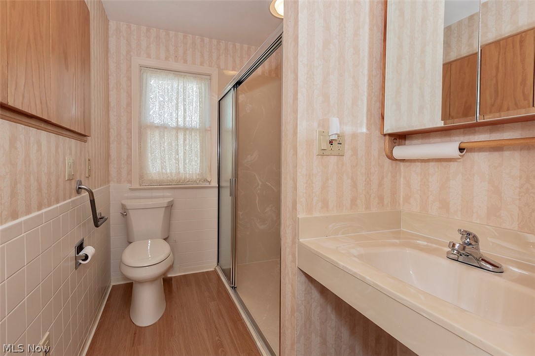 1115 Mayfield Ridge Road Cleveland, OH 44124 - Photo 12 of 35