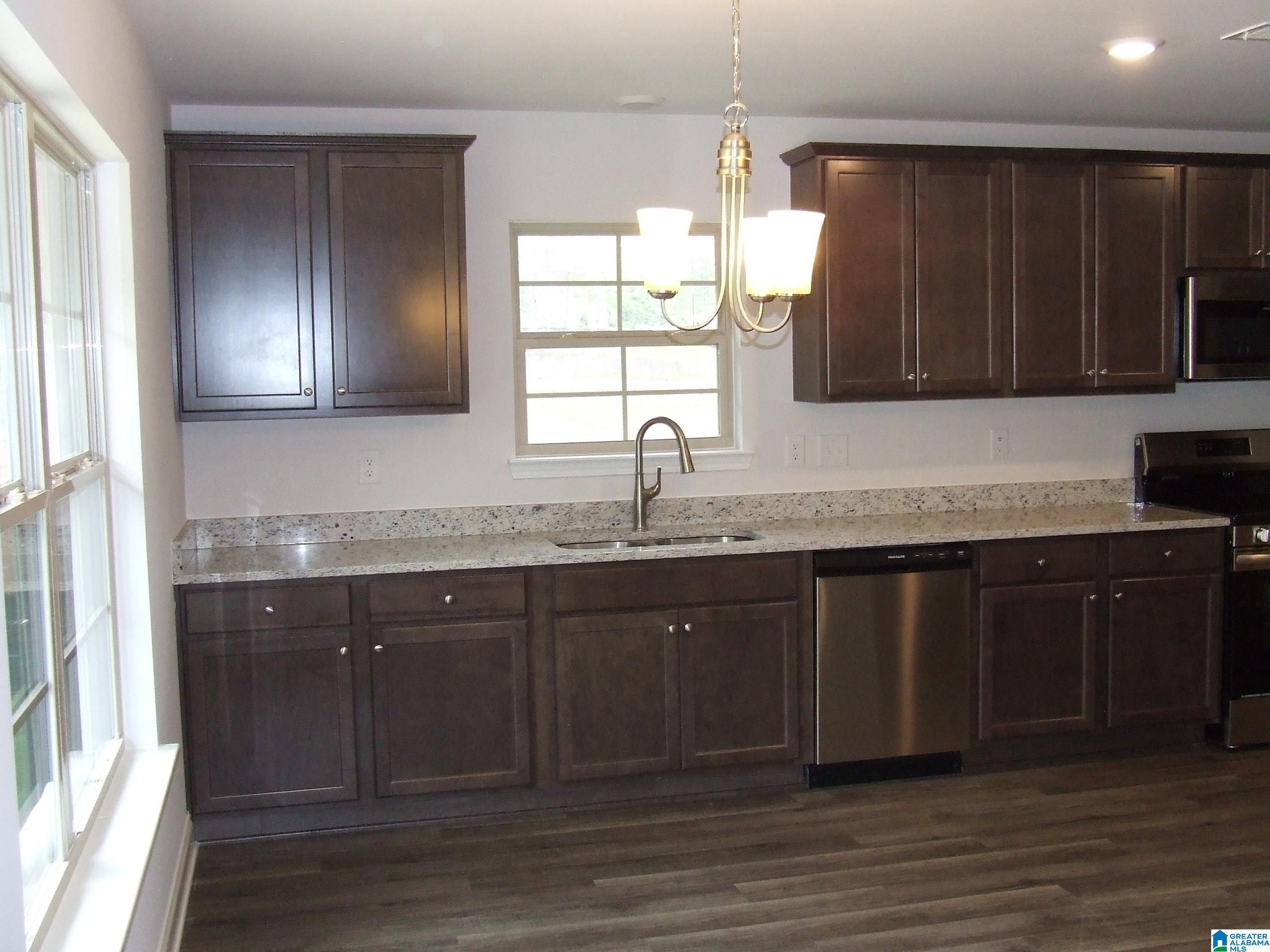 212 Dawsons Cv Drive Alabaster, AL 35007 - Photo 13 of 32