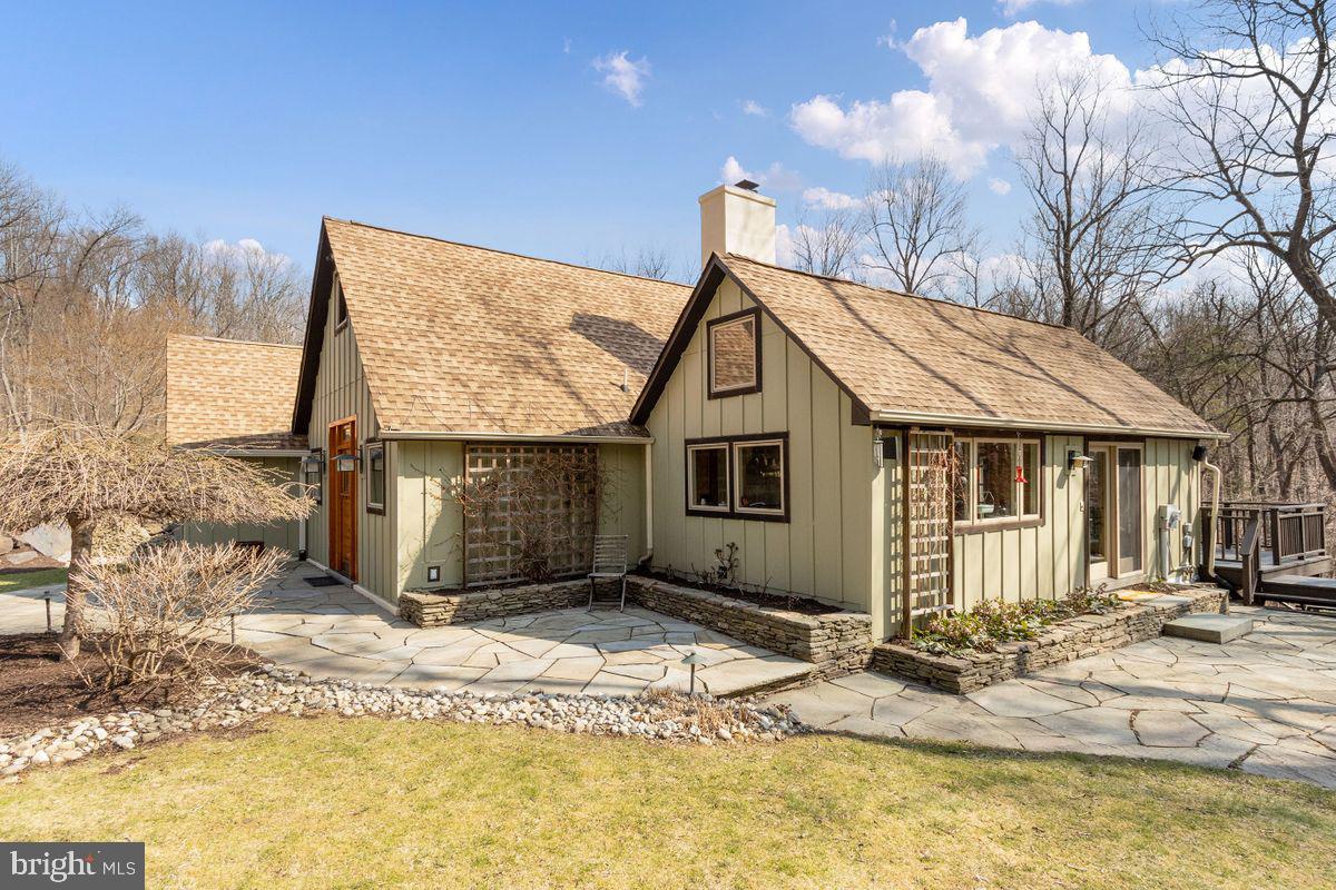 5670 Indian Way Riegelsville, PA 18077 - Photo 3 of 49