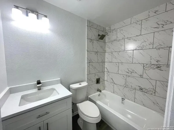 $1,800 | 6702 Mountain Asia, San Antonio, TX 78233