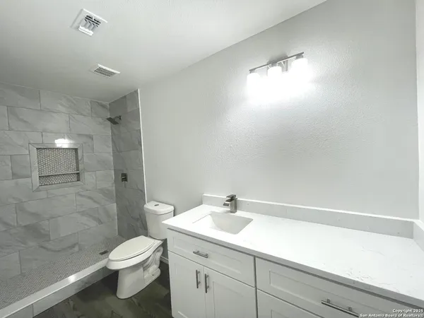 $1,800 | 6702 Mountain Asia, San Antonio, TX 78233