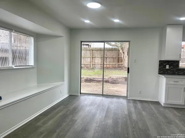 $1,800 | 6702 Mountain Asia, San Antonio, TX 78233