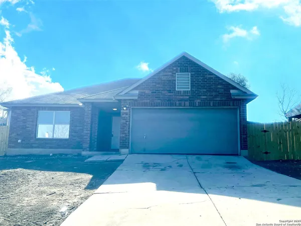 $1,800 | 6702 Mountain Asia, San Antonio, TX 78233