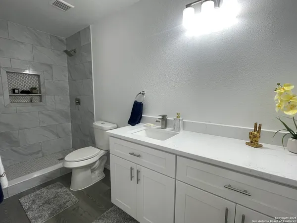$1,800 | 6702 Mountain Asia, San Antonio, TX 78233