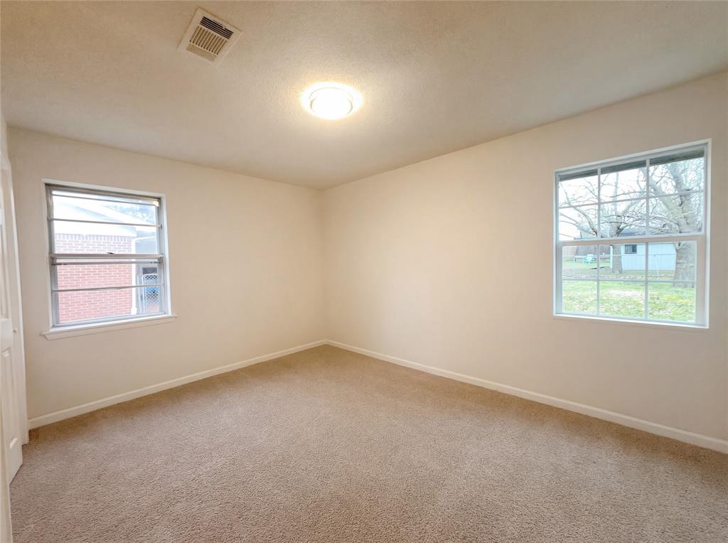 802 North Hughes Street Howe, TX 75459 - Photo 10 of 17
