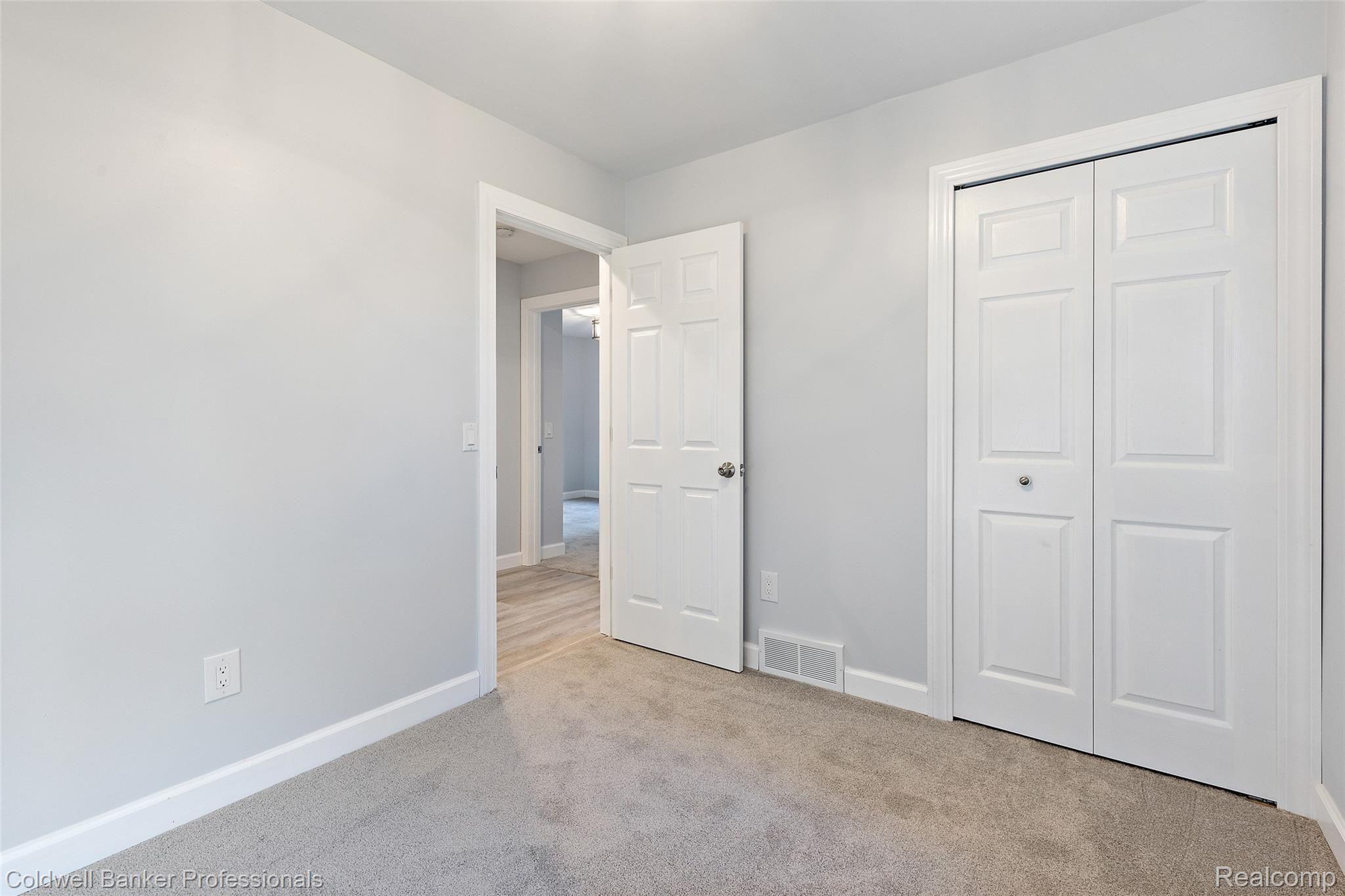2793 Weaverton Rochester, MI 48307 - Photo 22 of 31 2793 Weaverton St-22.jpg