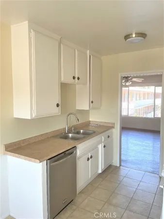 $1,995 | 2115 Placentia Avenue, Unit 39, Costa Mesa, CA 92627