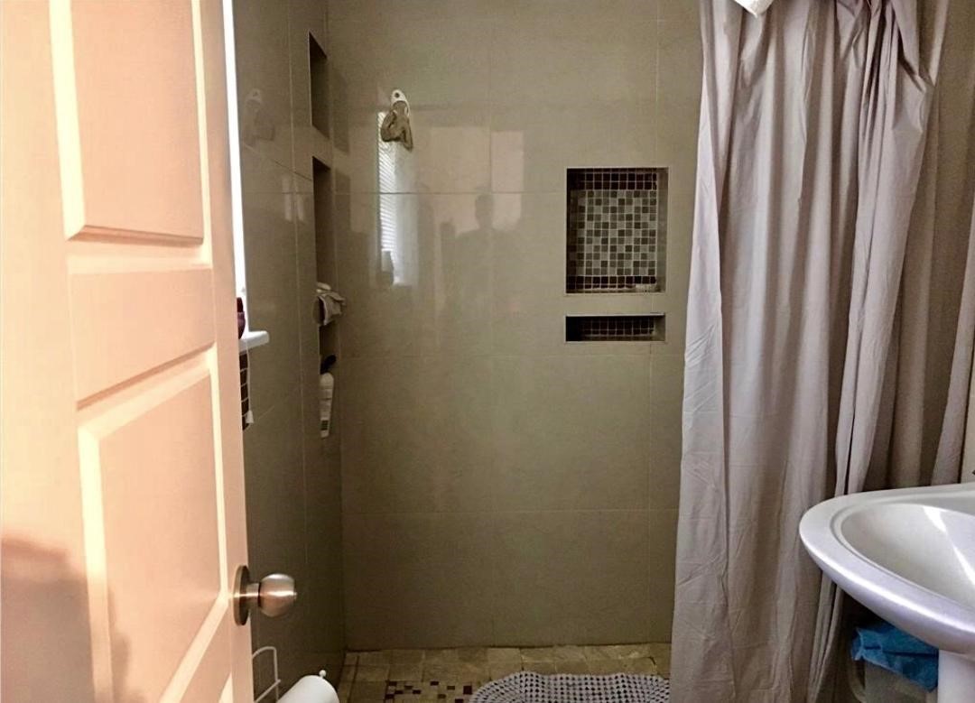 2230 Gault Road Houston, TX 77039 - Photo 29 of 30 a bathroom with a bathtub