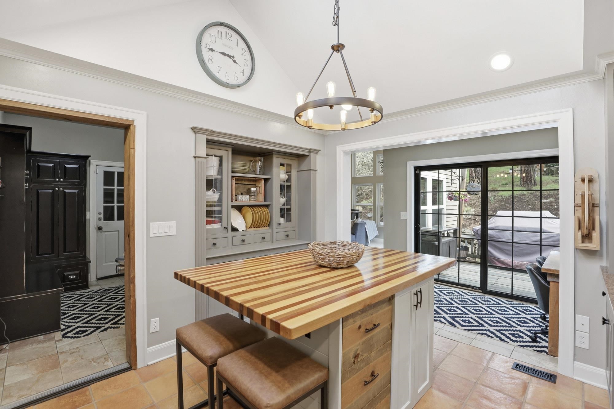 4317 South Evergreen Road Spokane Valley, WA 99037 - Photo 9 of 49