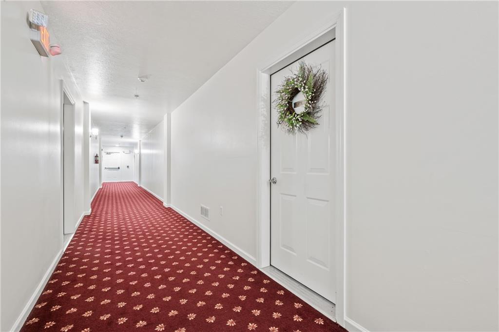 1 Coraopolis Road, Unit 303 Coraopolis, PA 15108 - Photo 4 of 22