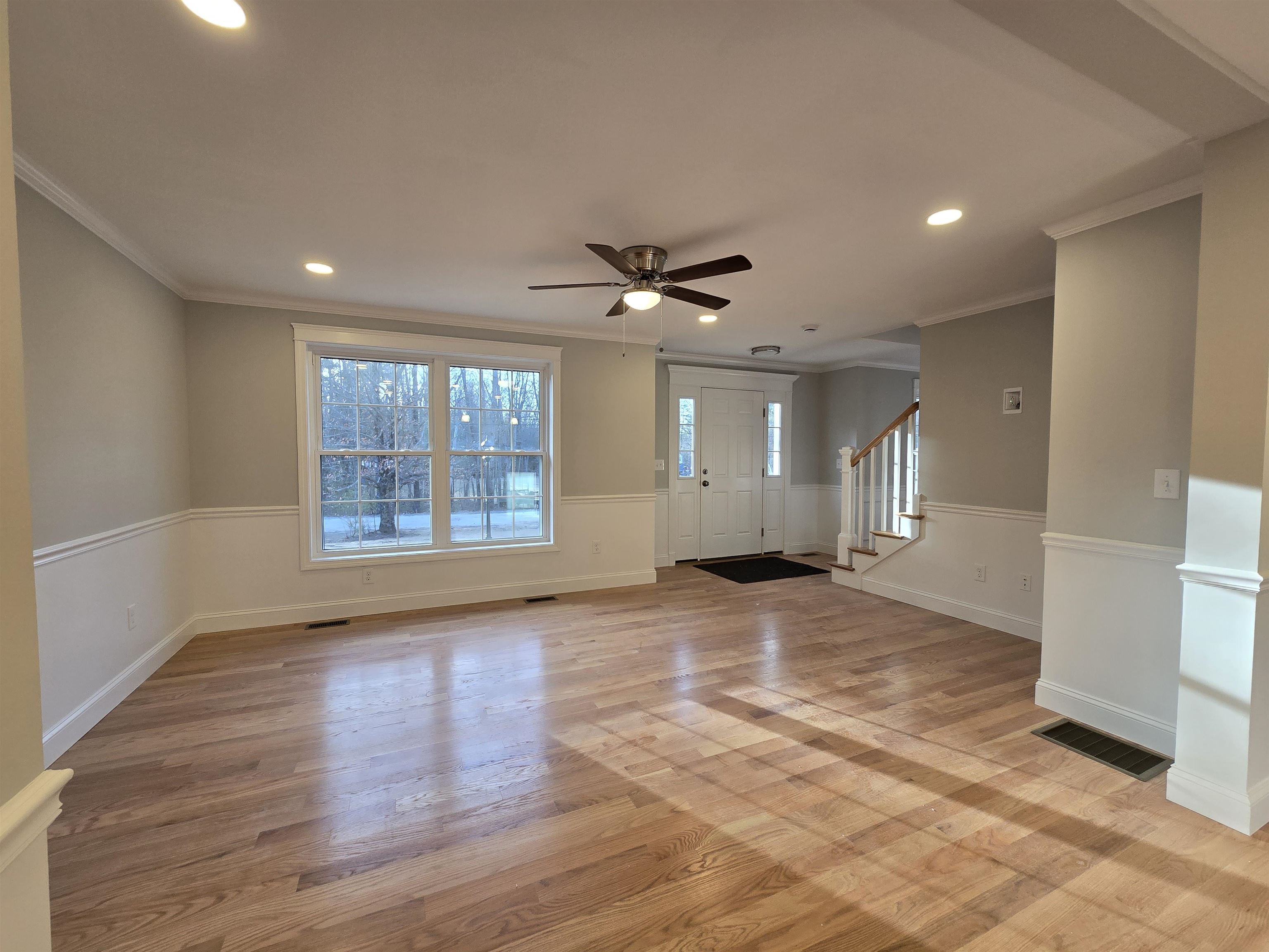 21 Dow Road Epsom, NH 03234 - Photo 4 of 15