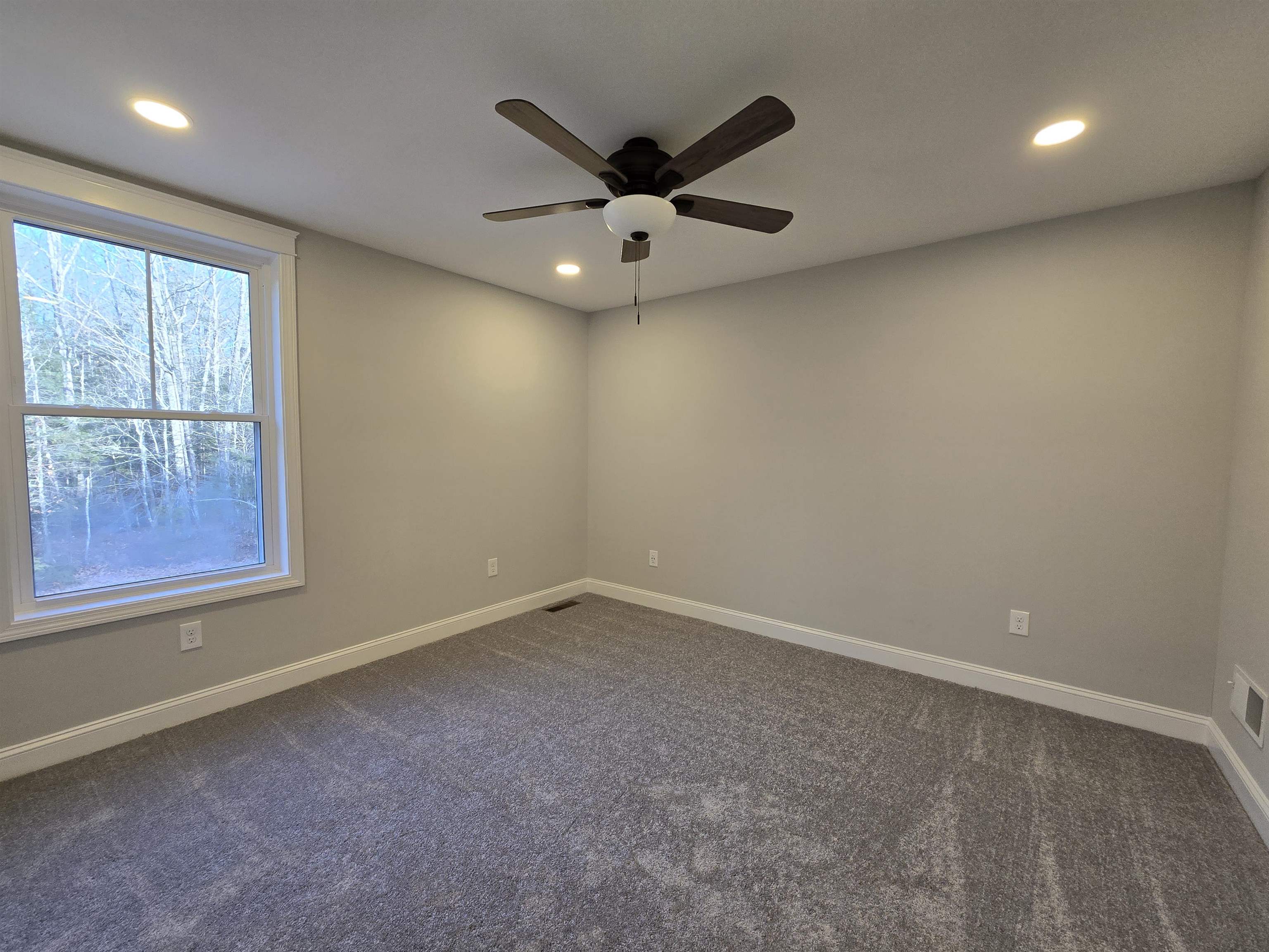 21 Dow Road Epsom, NH 03234 - Photo 7 of 15