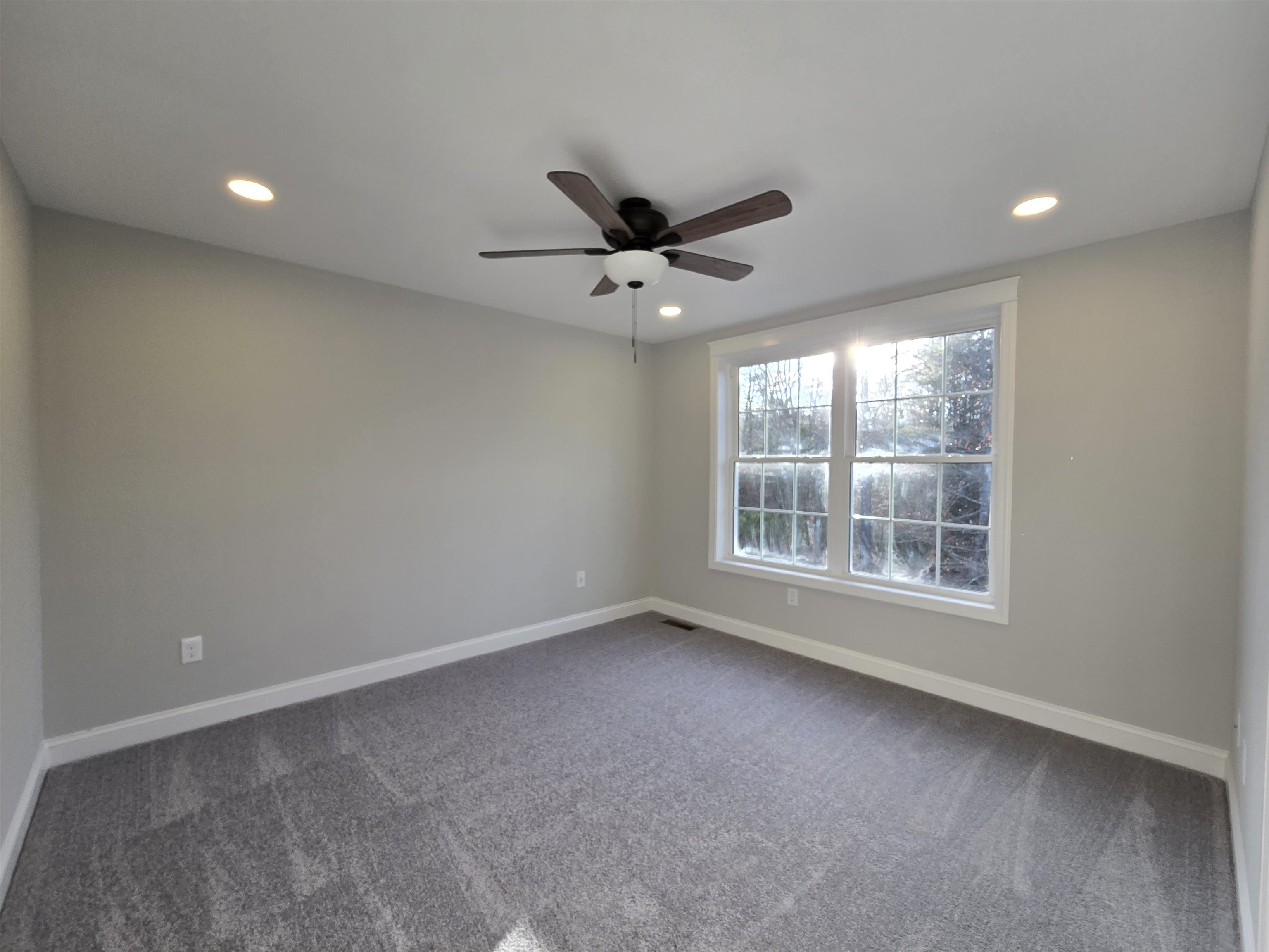 21 Dow Road Epsom, NH 03234 - Photo 8 of 15