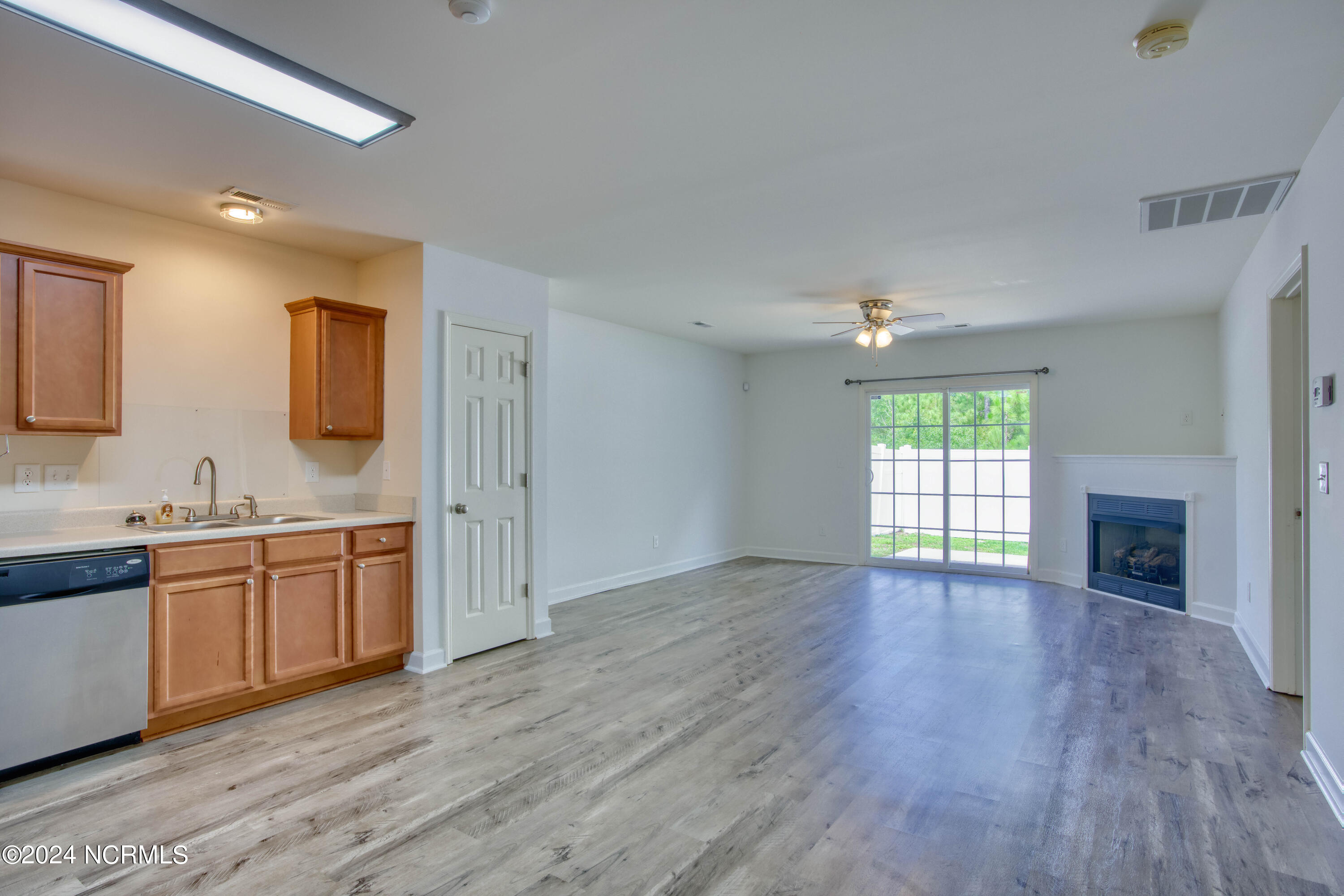 199 Pine Hollow Road Holly Ridge, NC 28445 - Photo 4 of 20 199 Pine Hollow - Interiors - Edited