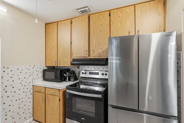 $389,000 | 930 North Amelia Avenue, DeLand, FL 32724