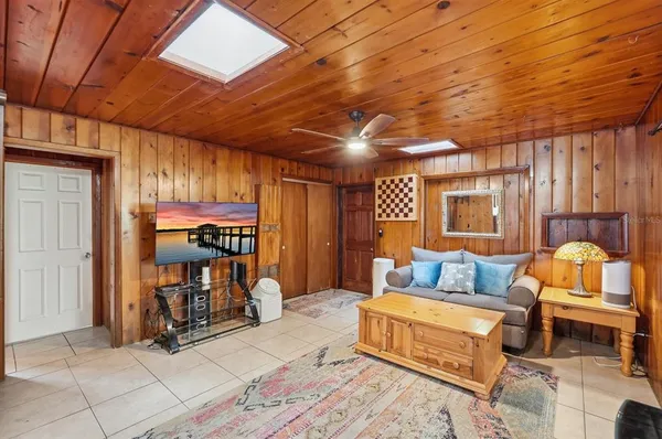 $389,000 | 930 North Amelia Avenue, DeLand, FL 32724