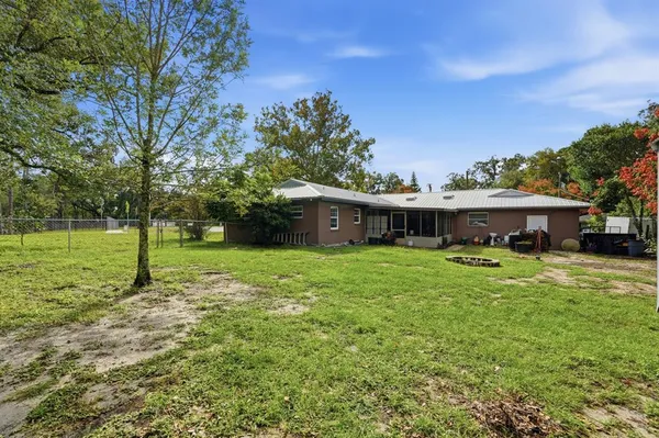 $389,000 | 930 North Amelia Avenue, DeLand, FL 32724