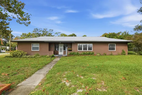 $389,000 | 930 North Amelia Avenue, DeLand, FL 32724