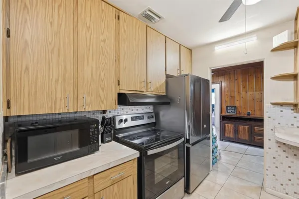 $389,000 | 930 North Amelia Avenue, DeLand, FL 32724