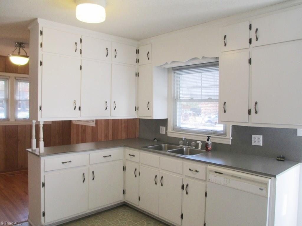 1505 Talbot Road Pleasant Garden, NC 27313 - Photo 3 of 12 Gallery Image 3