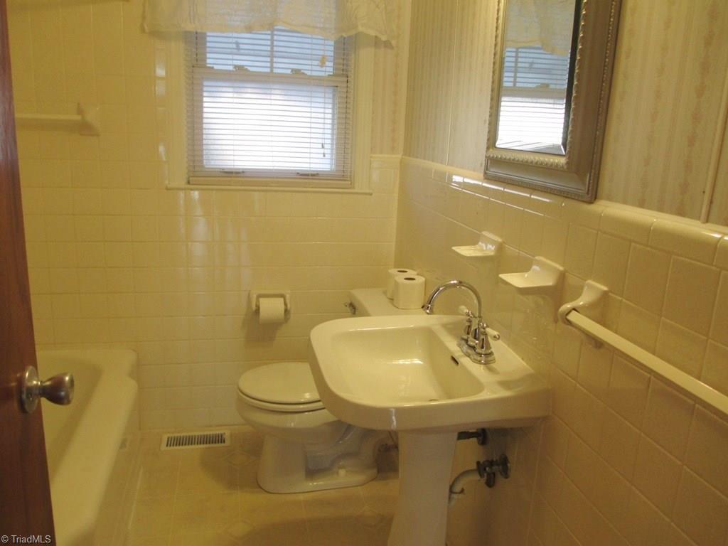 1505 Talbot Road Pleasant Garden, NC 27313 - Photo 7 of 12 Gallery Image 7