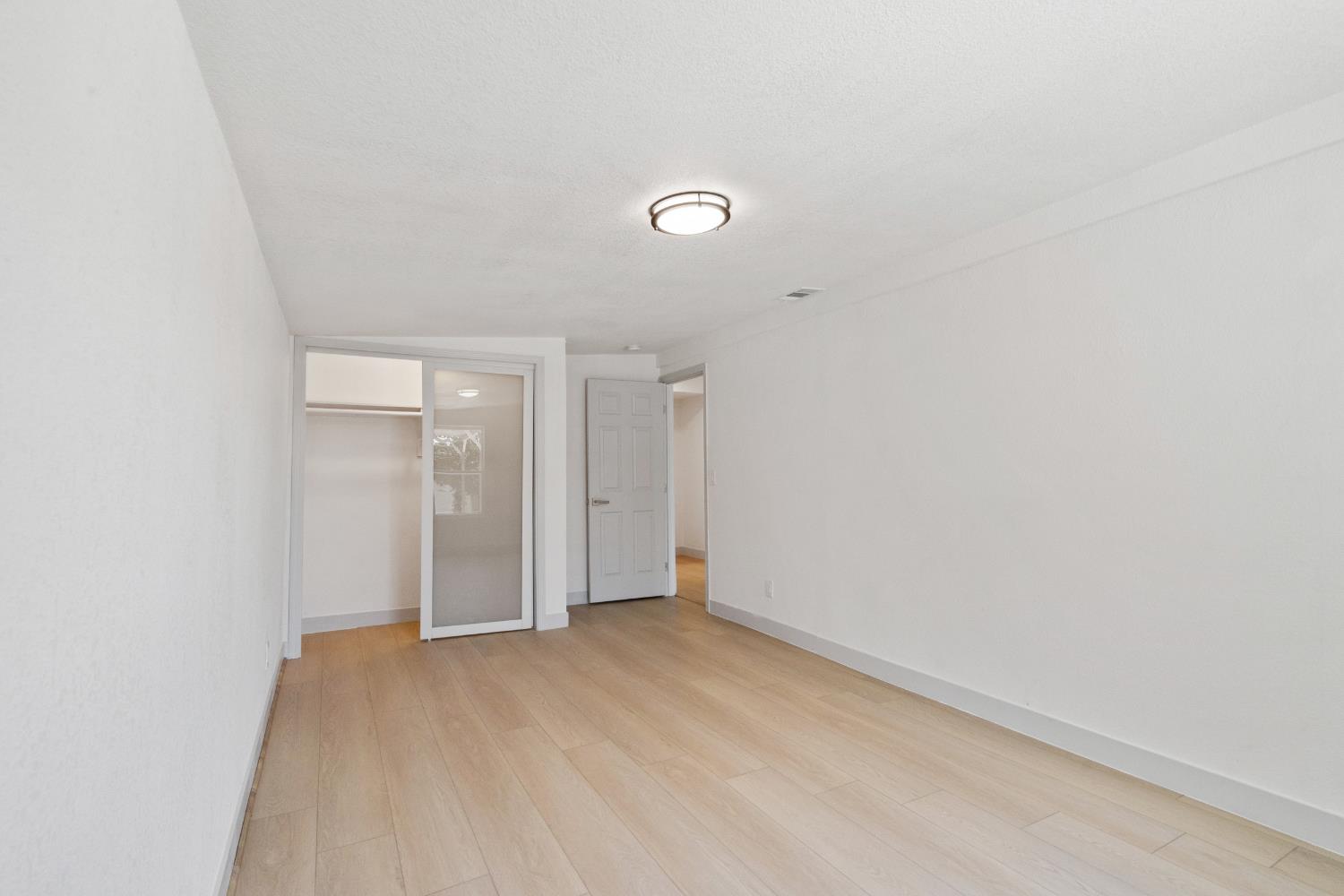 1554 West Thomas Avenue Fresno, CA 93728 - Photo 19 of 33