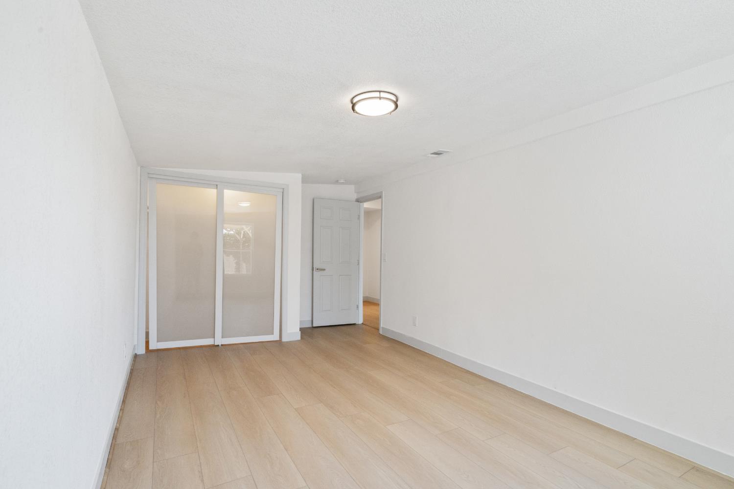 1554 West Thomas Avenue Fresno, CA 93728 - Photo 20 of 33