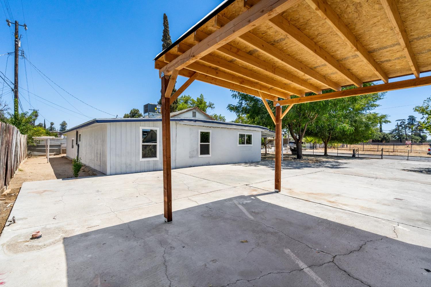 1554 West Thomas Avenue Fresno, CA 93728 - Photo 30 of 33