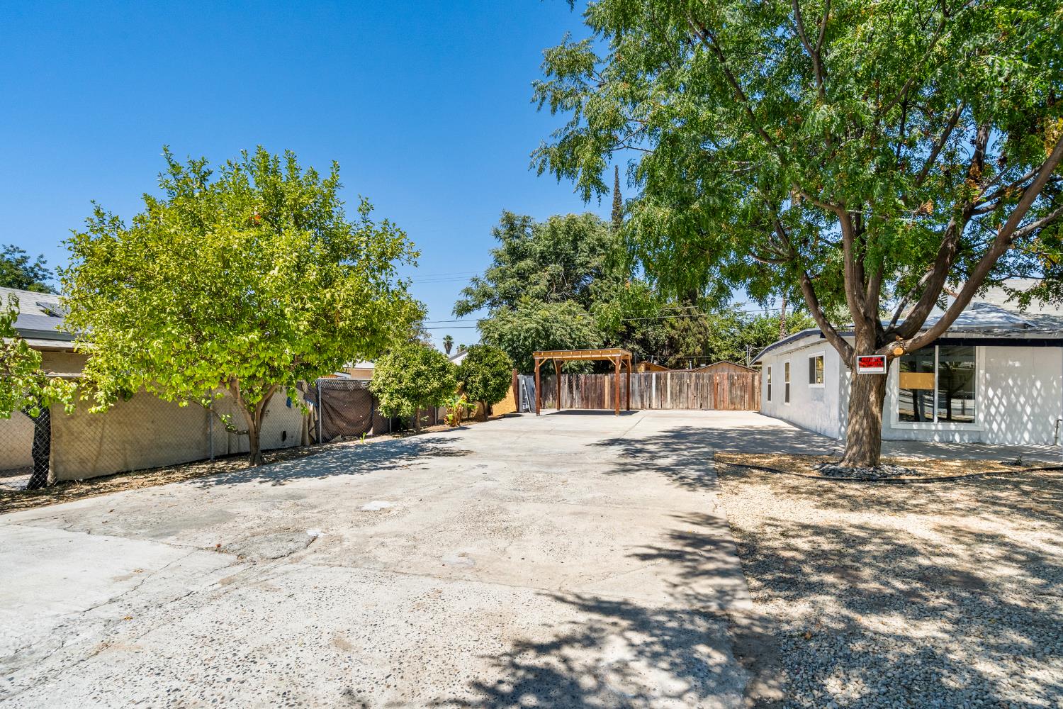 1554 West Thomas Avenue Fresno, CA 93728 - Photo 31 of 33