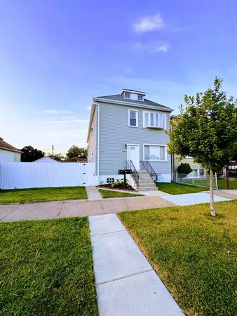 $419,000 | 7535 West 58th Place, Summit, IL 60501