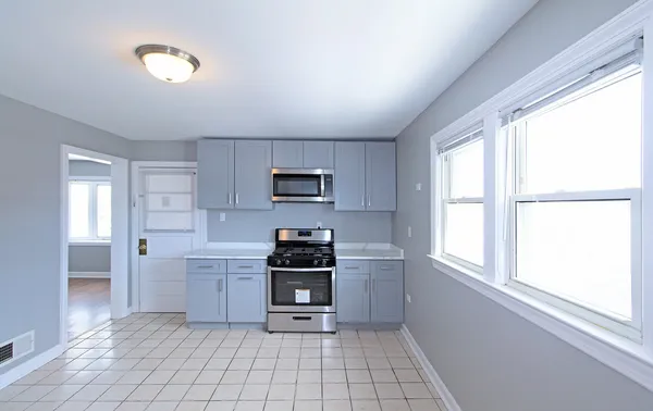 $419,000 | 7535 West 58th Place, Summit, IL 60501