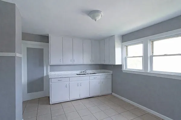 $419,000 | 7535 West 58th Place, Summit, IL 60501